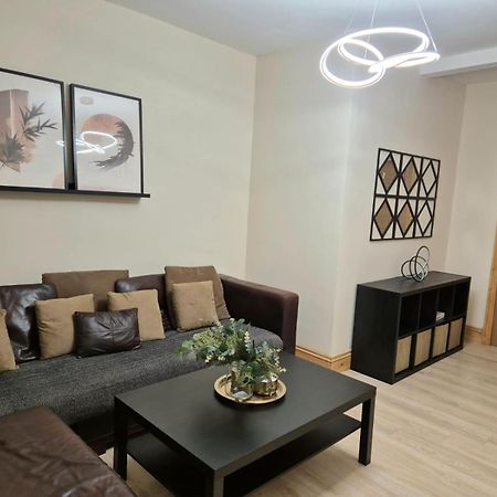 Rooms In Manchester 6 Minutes Drive To Victoria Station Екстериор снимка
