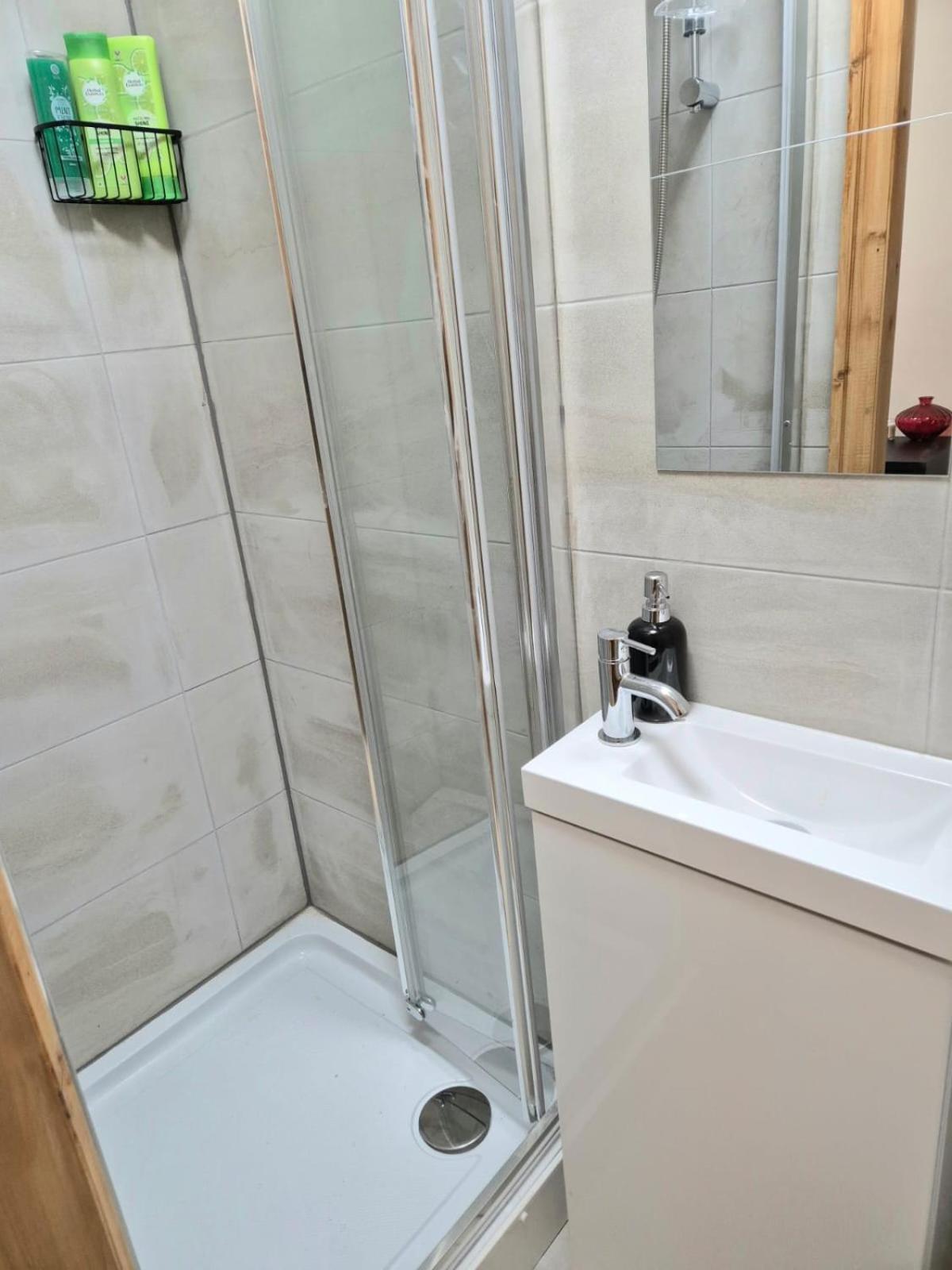 Rooms In Manchester 6 Minutes Drive To Victoria Station Екстериор снимка