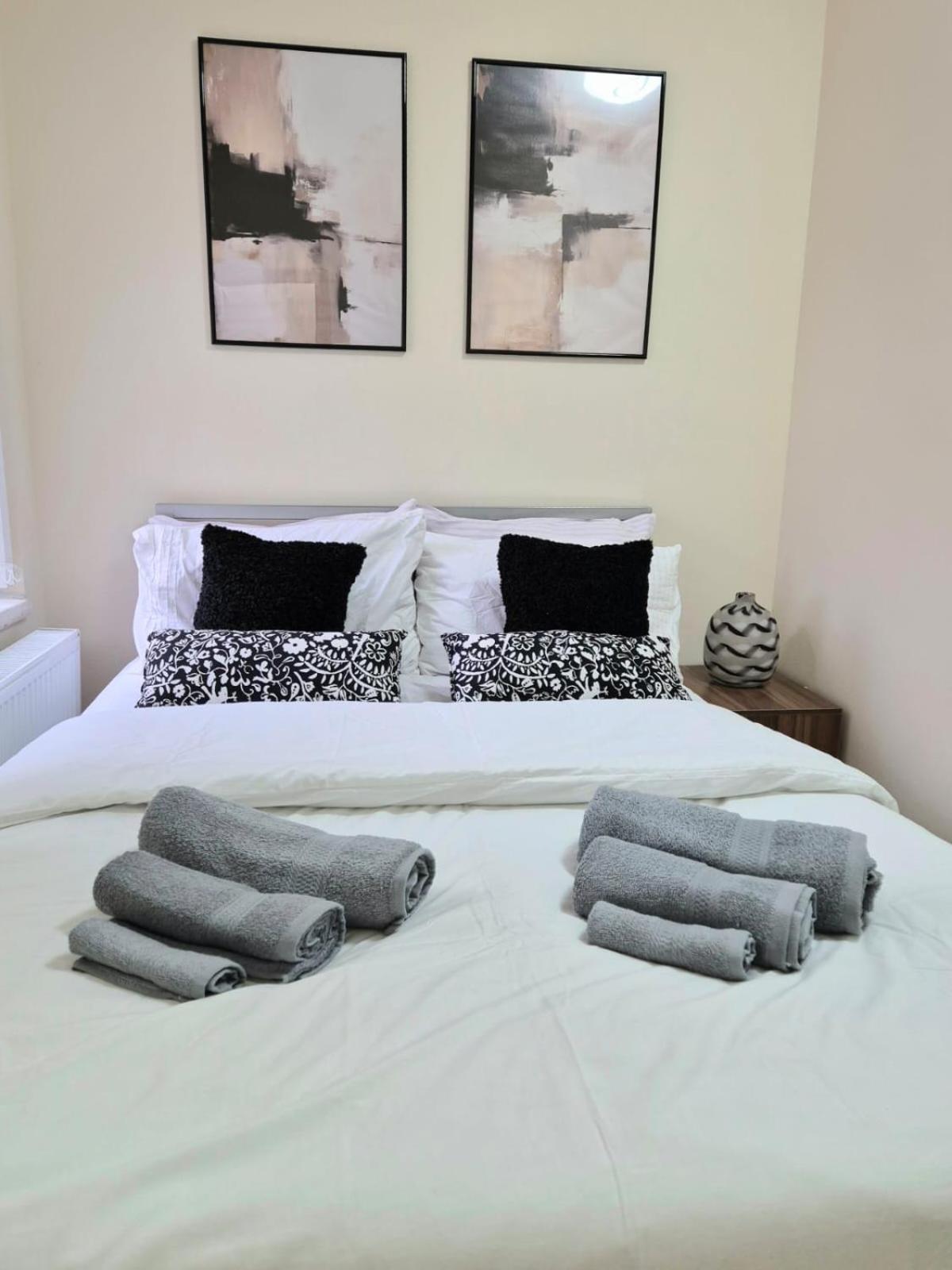 Rooms In Manchester 6 Minutes Drive To Victoria Station Екстериор снимка