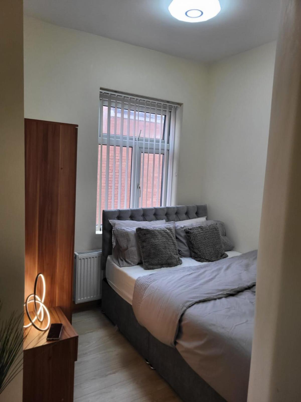 Rooms In Manchester 6 Minutes Drive To Victoria Station Екстериор снимка