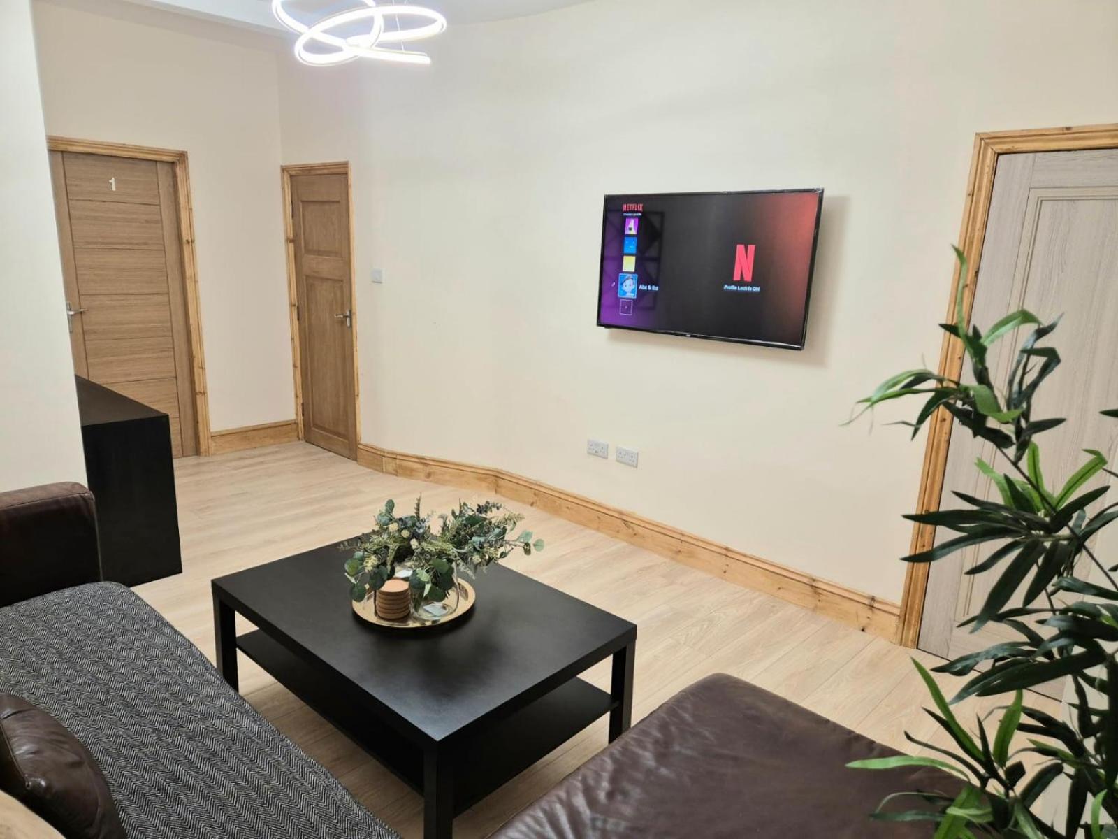 Rooms In Manchester 6 Minutes Drive To Victoria Station Екстериор снимка