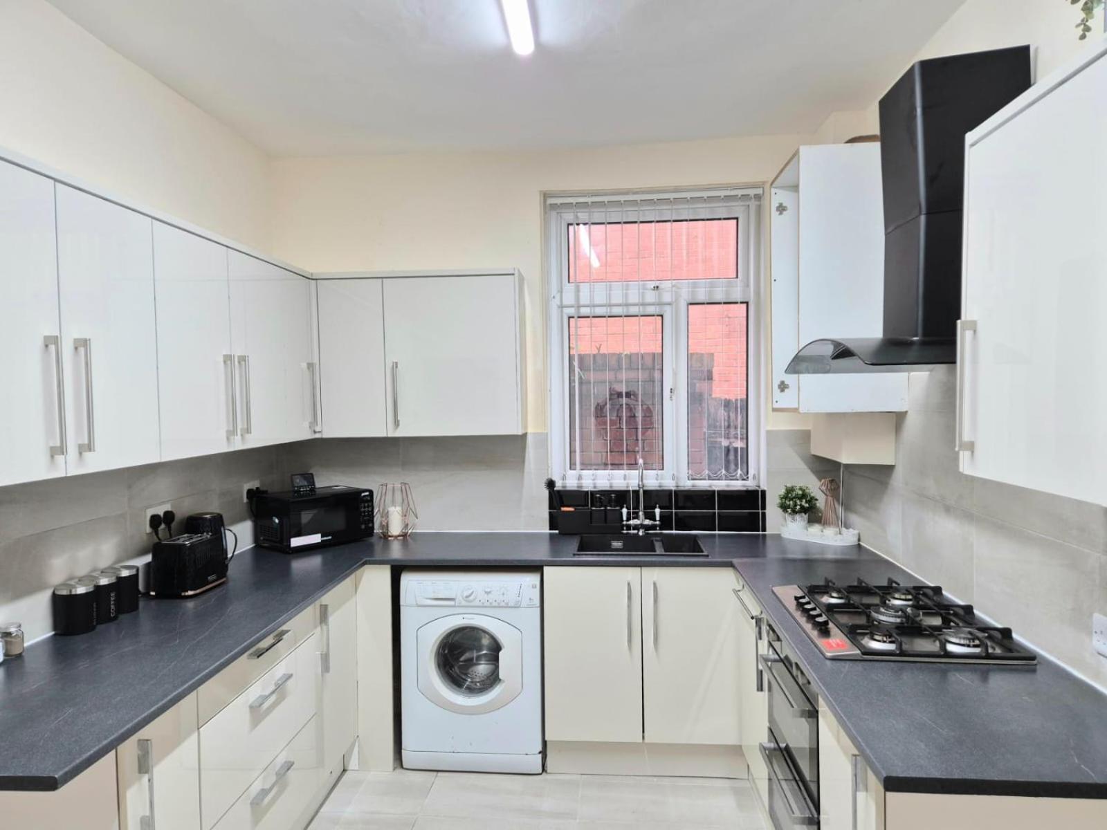 Rooms In Manchester 6 Minutes Drive To Victoria Station Екстериор снимка