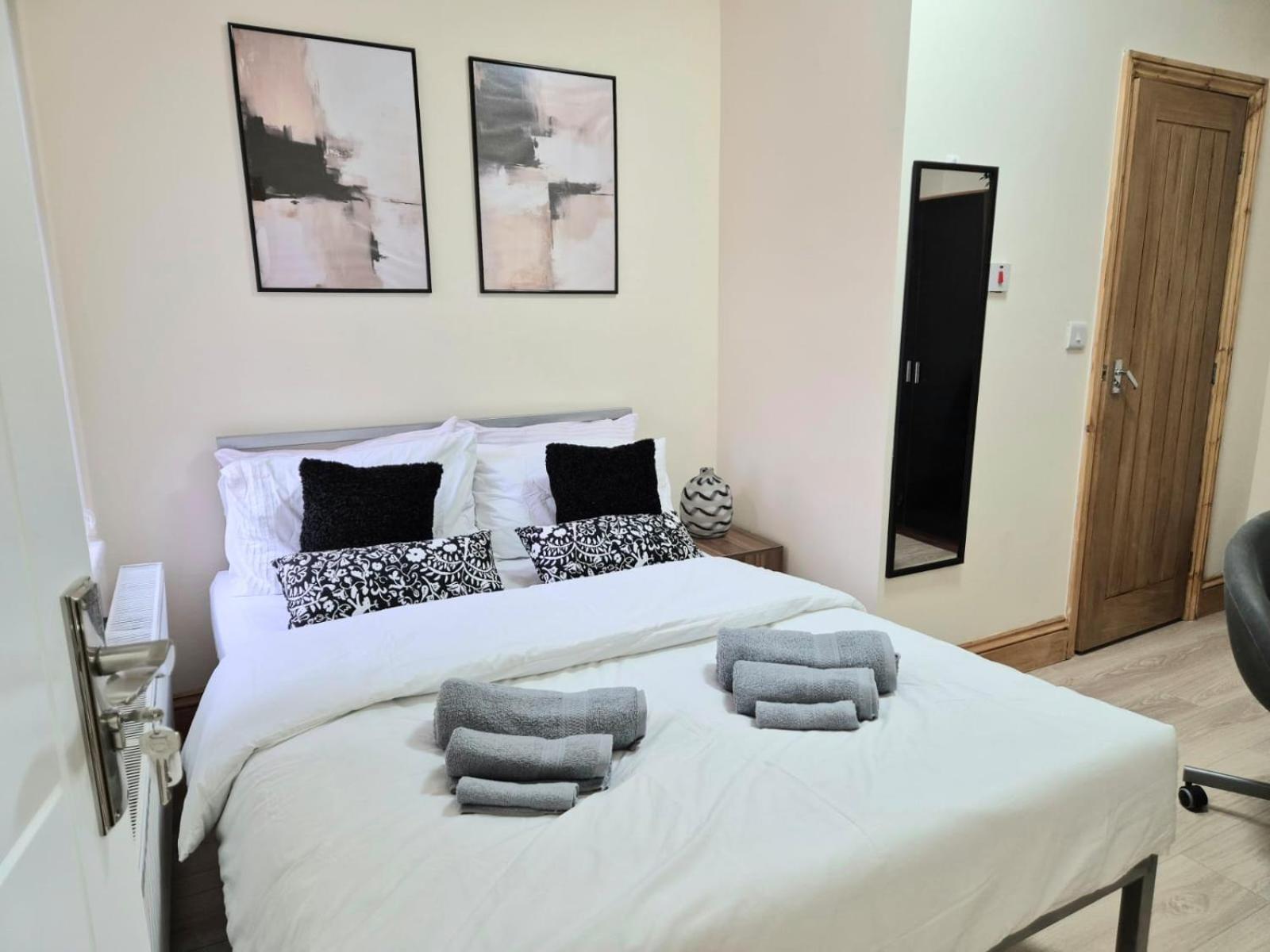 Rooms In Manchester 6 Minutes Drive To Victoria Station Екстериор снимка