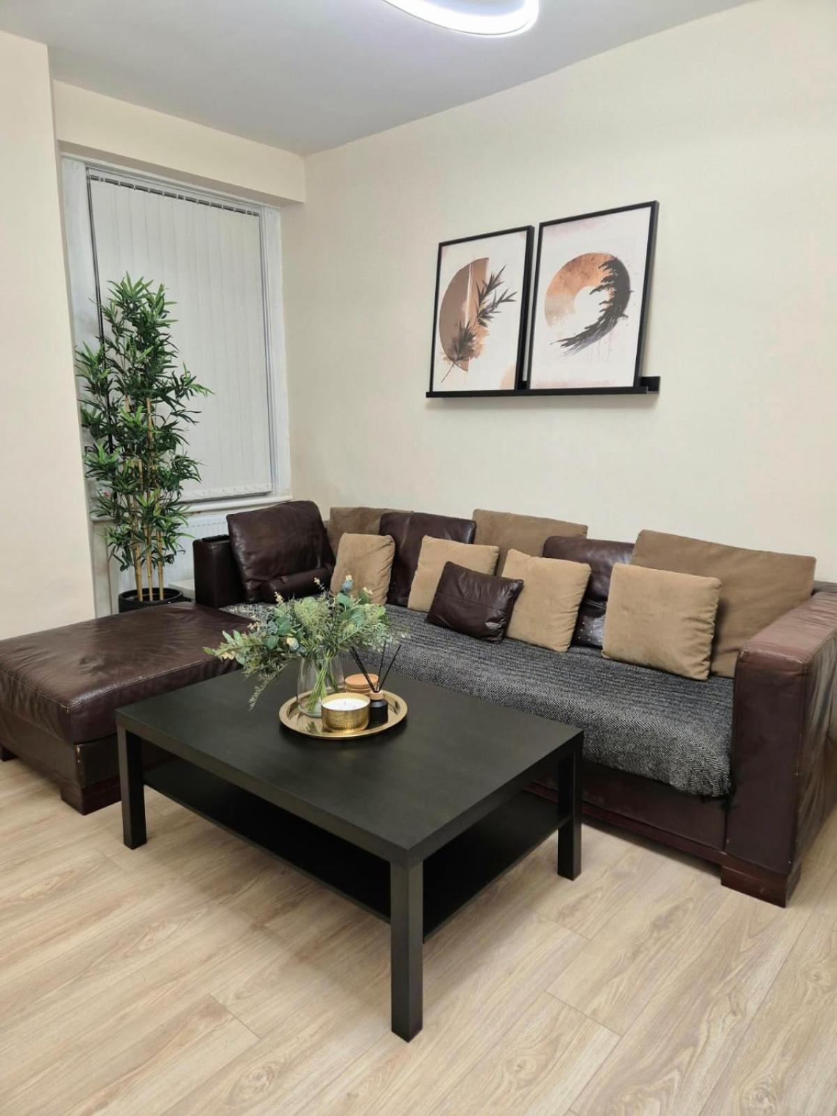 Rooms In Manchester 6 Minutes Drive To Victoria Station Екстериор снимка
