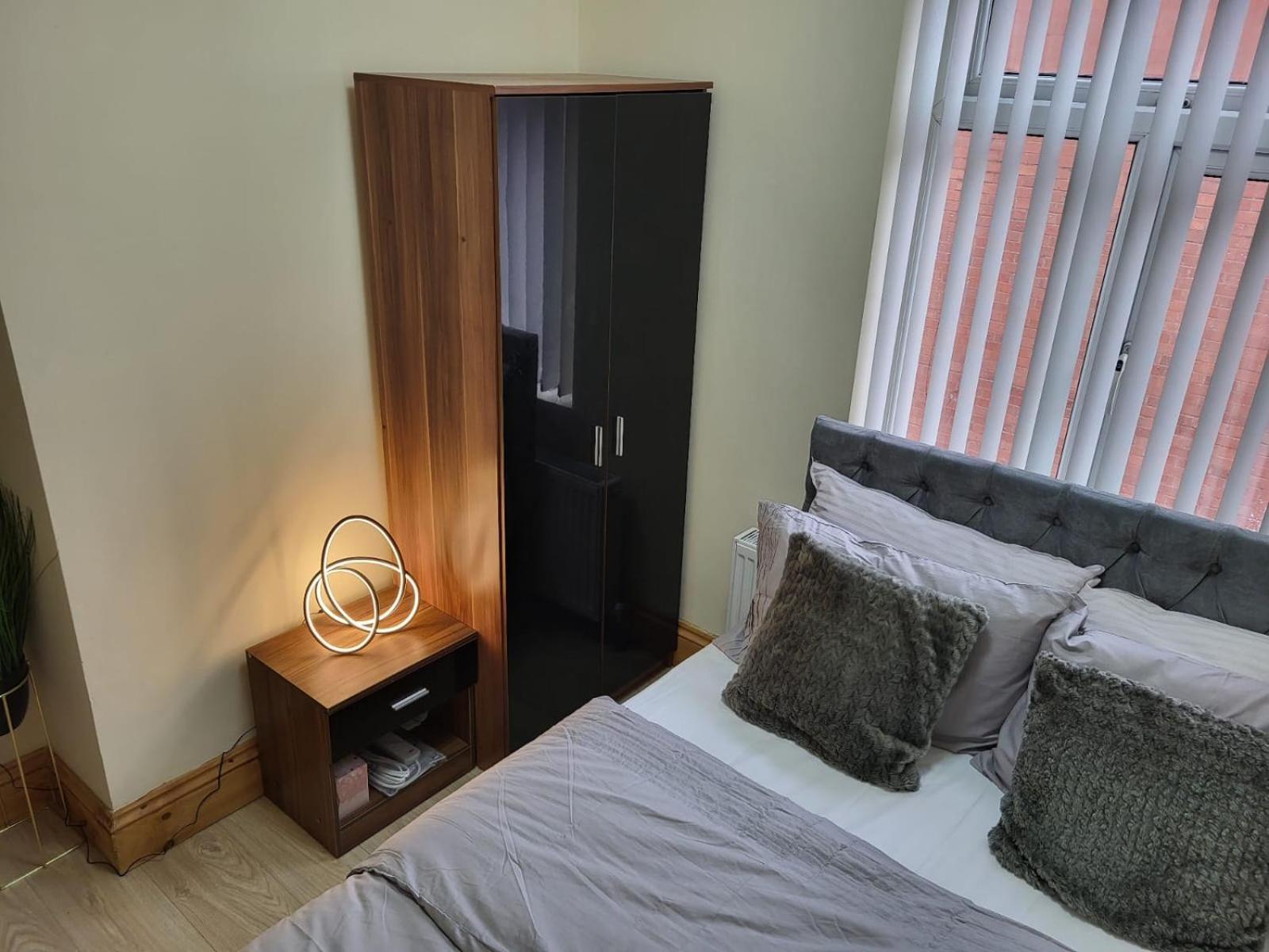 Rooms In Manchester 6 Minutes Drive To Victoria Station Екстериор снимка