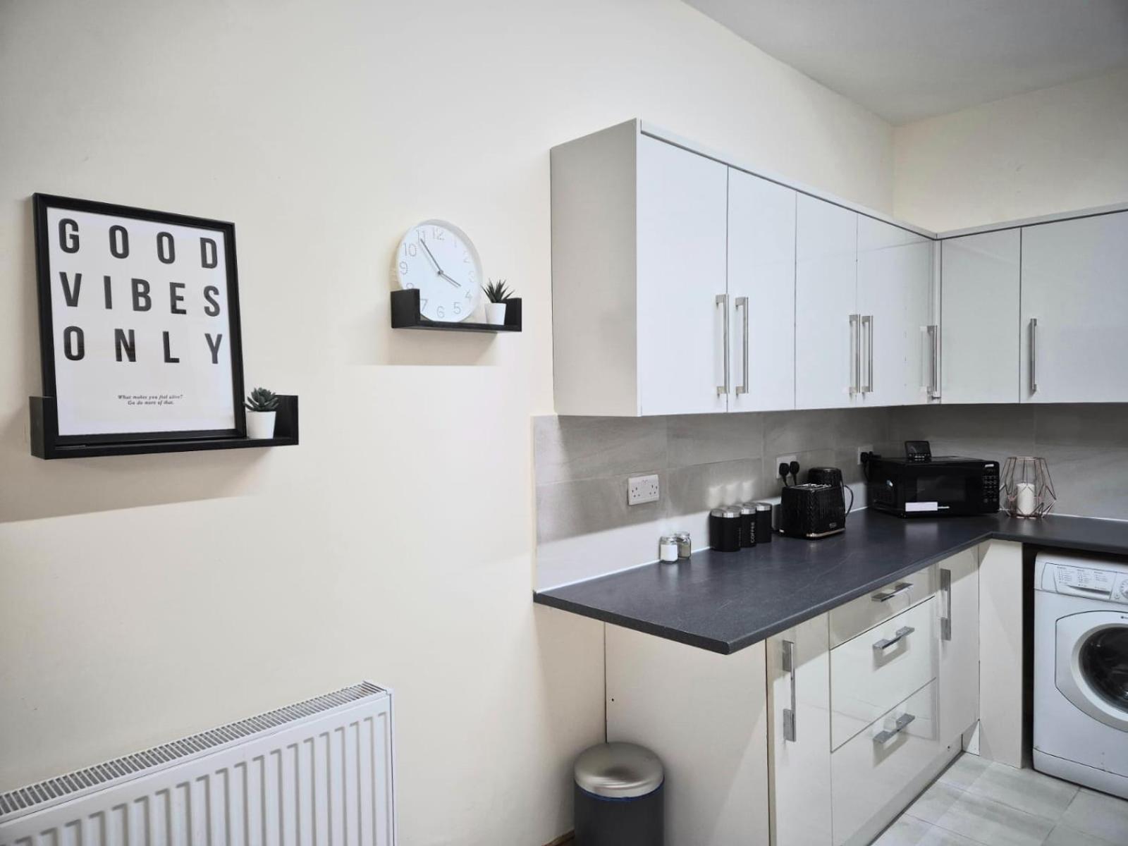Rooms In Manchester 6 Minutes Drive To Victoria Station Екстериор снимка