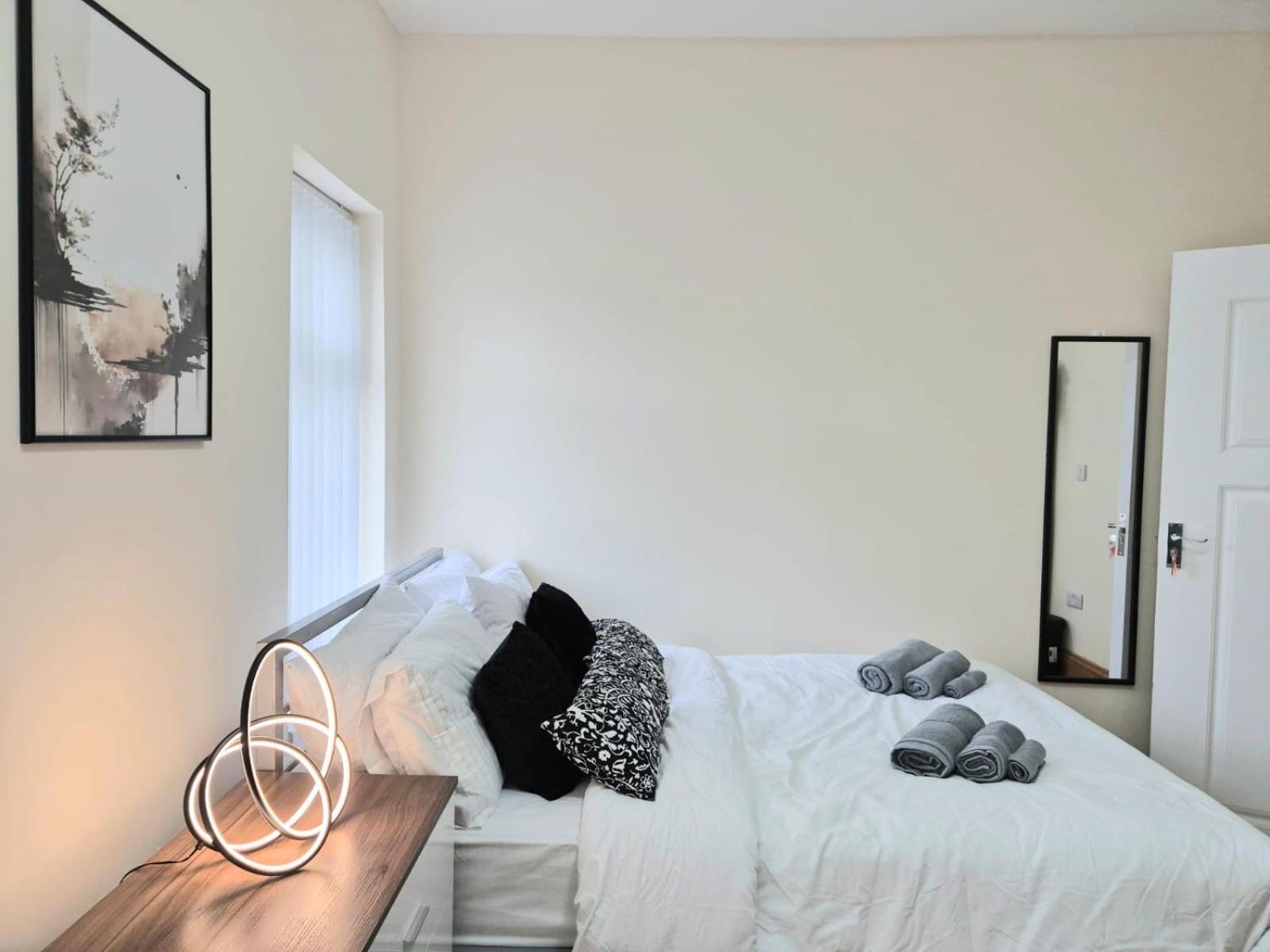 Rooms In Manchester 6 Minutes Drive To Victoria Station Екстериор снимка