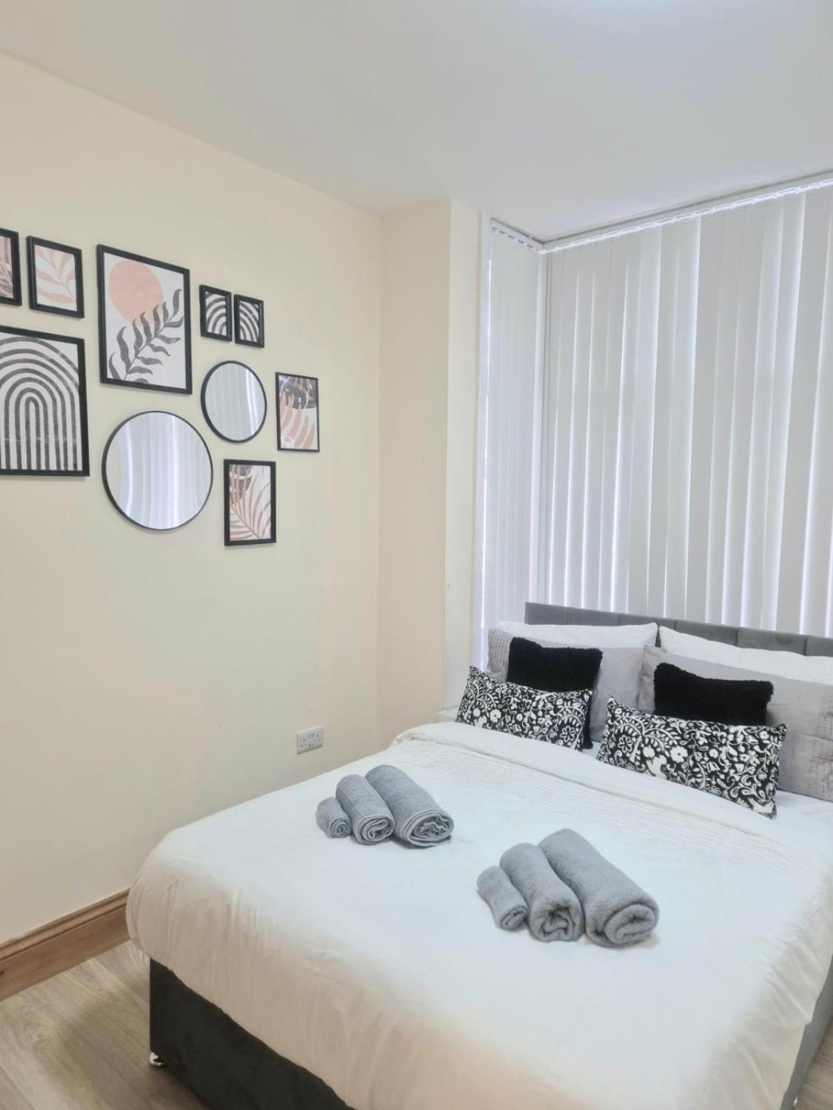 Rooms In Manchester 6 Minutes Drive To Victoria Station Екстериор снимка