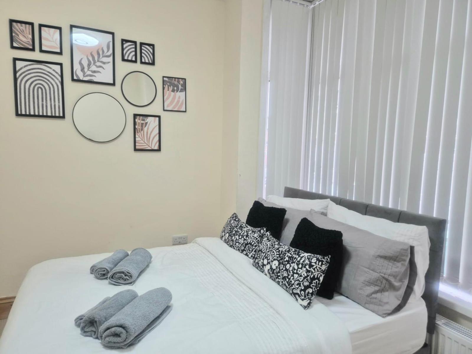 Rooms In Manchester 6 Minutes Drive To Victoria Station Екстериор снимка